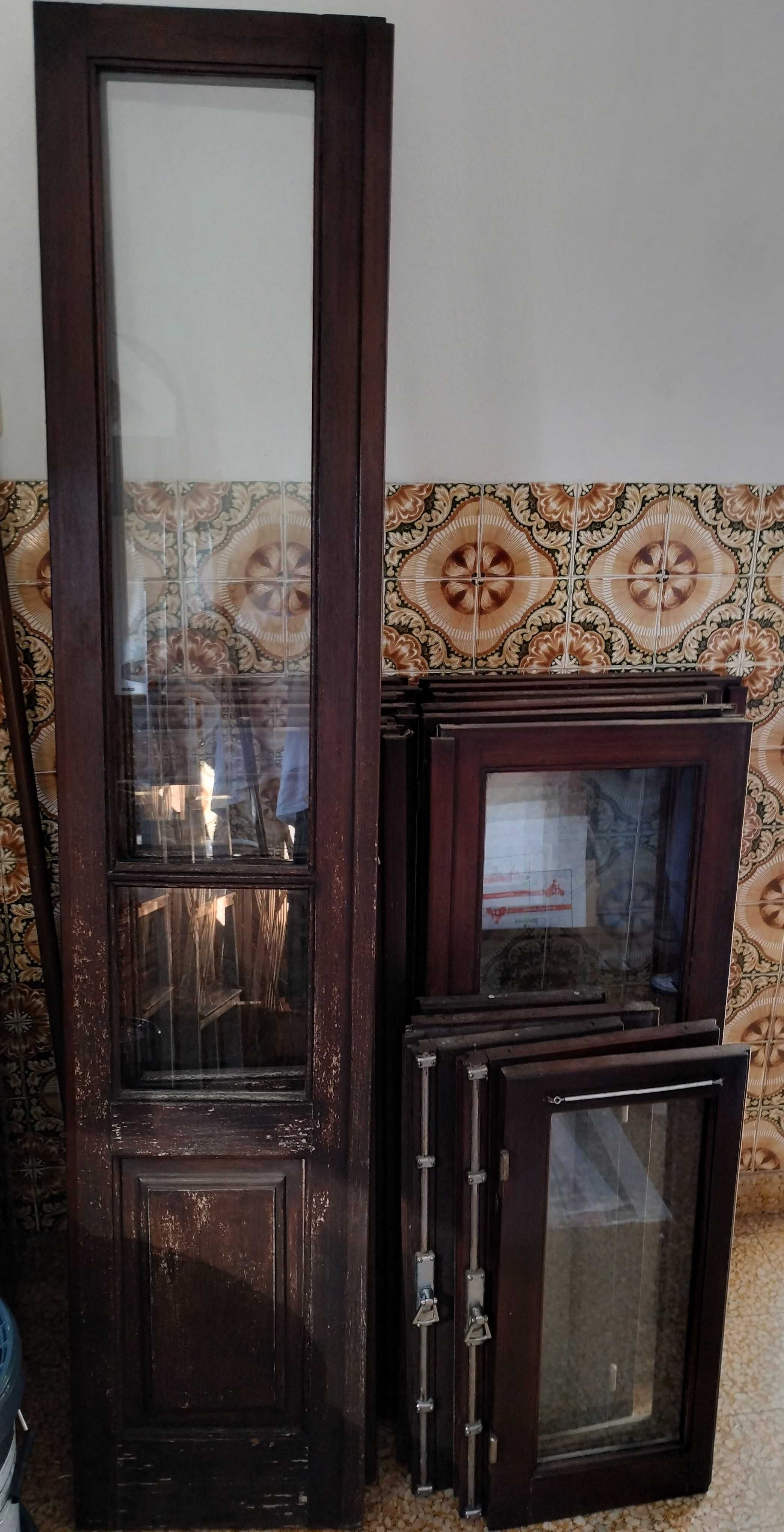 17 Janelas Madeira com Vidro Várias Medidas