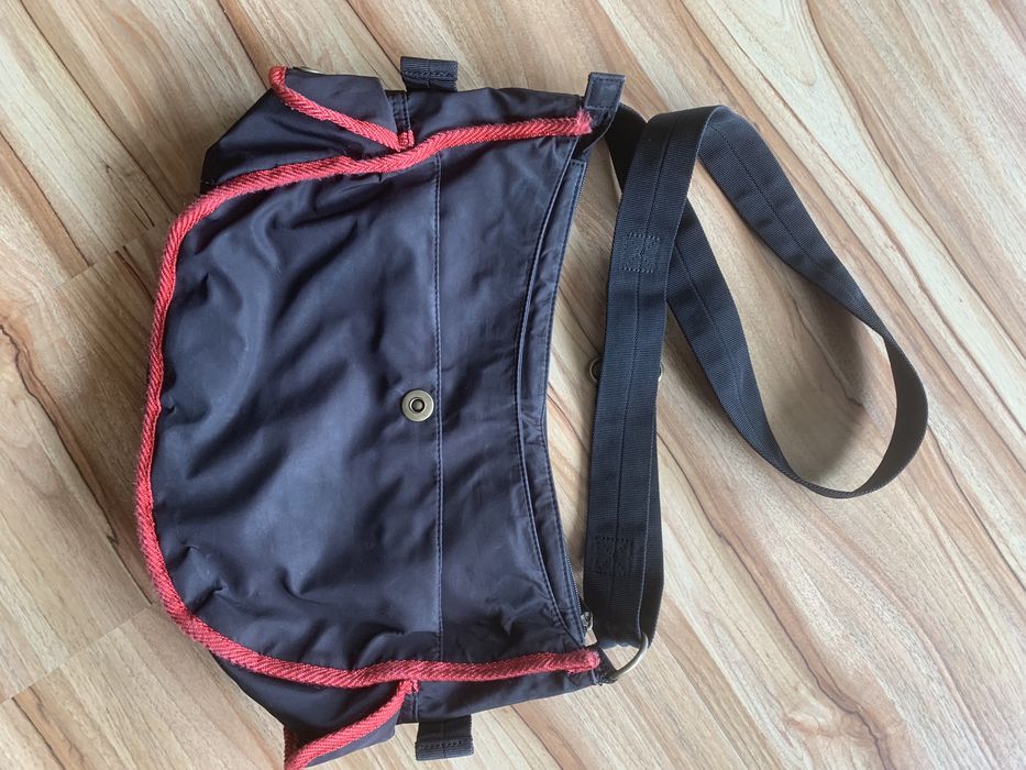 Ecco torebka listonoszka regulowany pasek