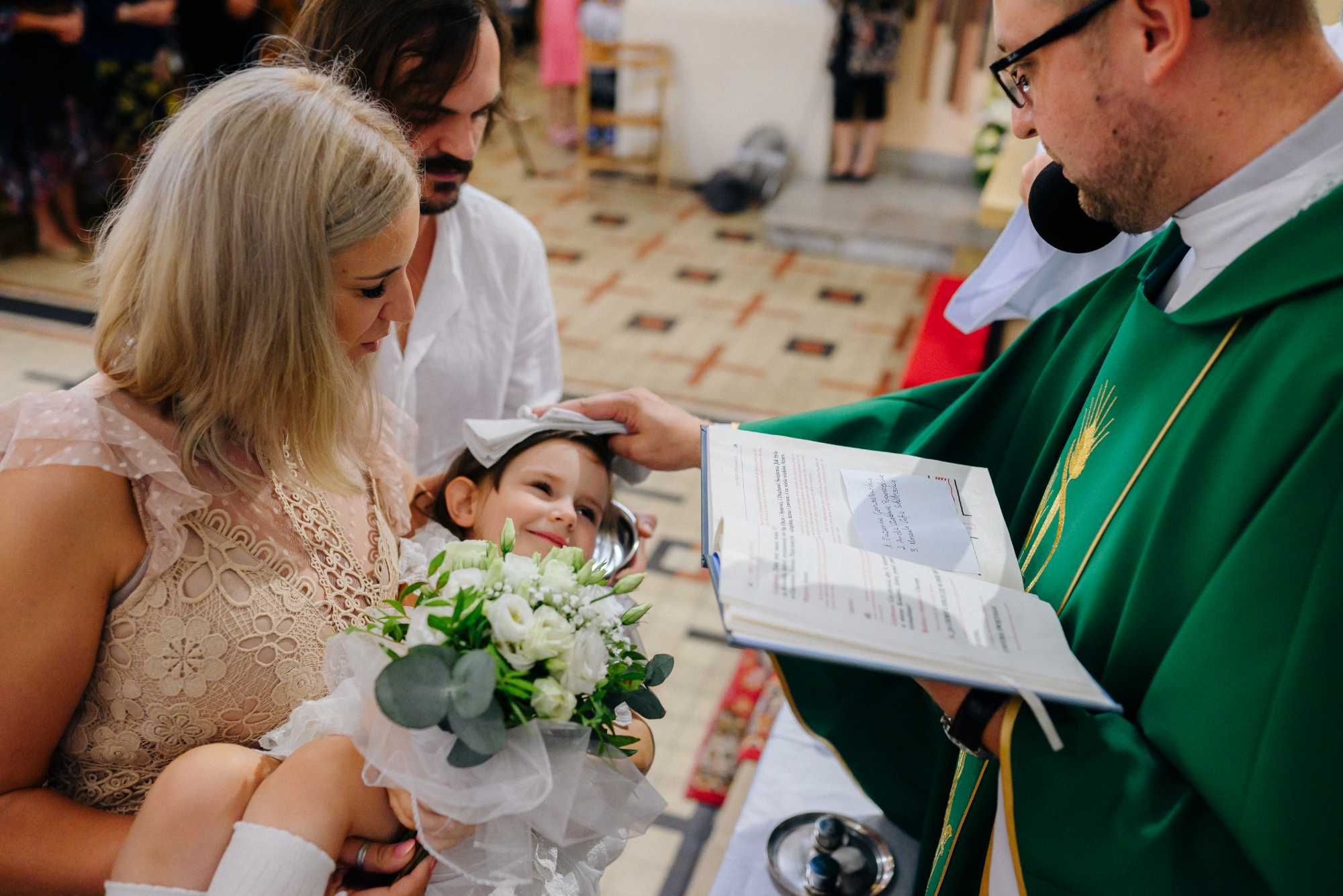 Fotograf. Reportaż Chrztu Św. Warszawa i okolice Fotograf rodzinny.