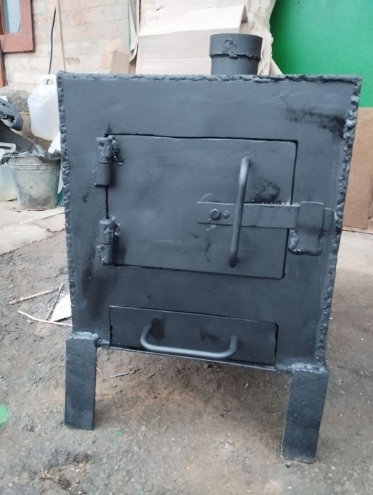Буржуйка, металева піч.