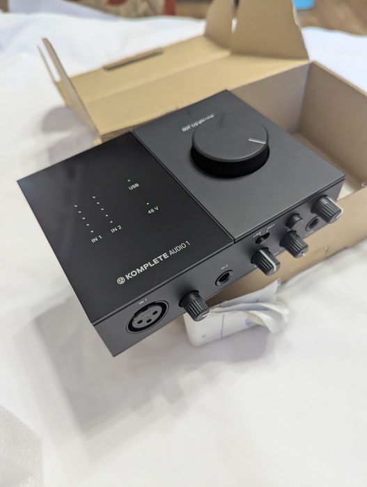 Аудіо інтерфейс/аудіокарта/audio komplete 1 від native instruments