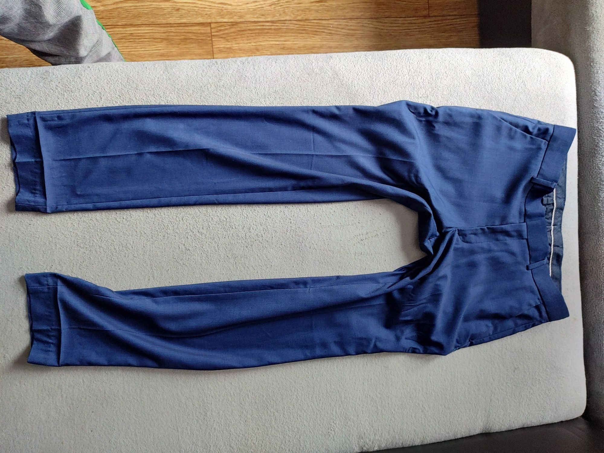 Garnitur Reserved size 48 dla chłopaka buty H&M koszula Egzamin