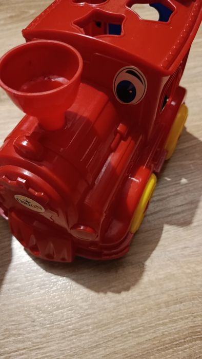 Паровоз сортер з іграшками