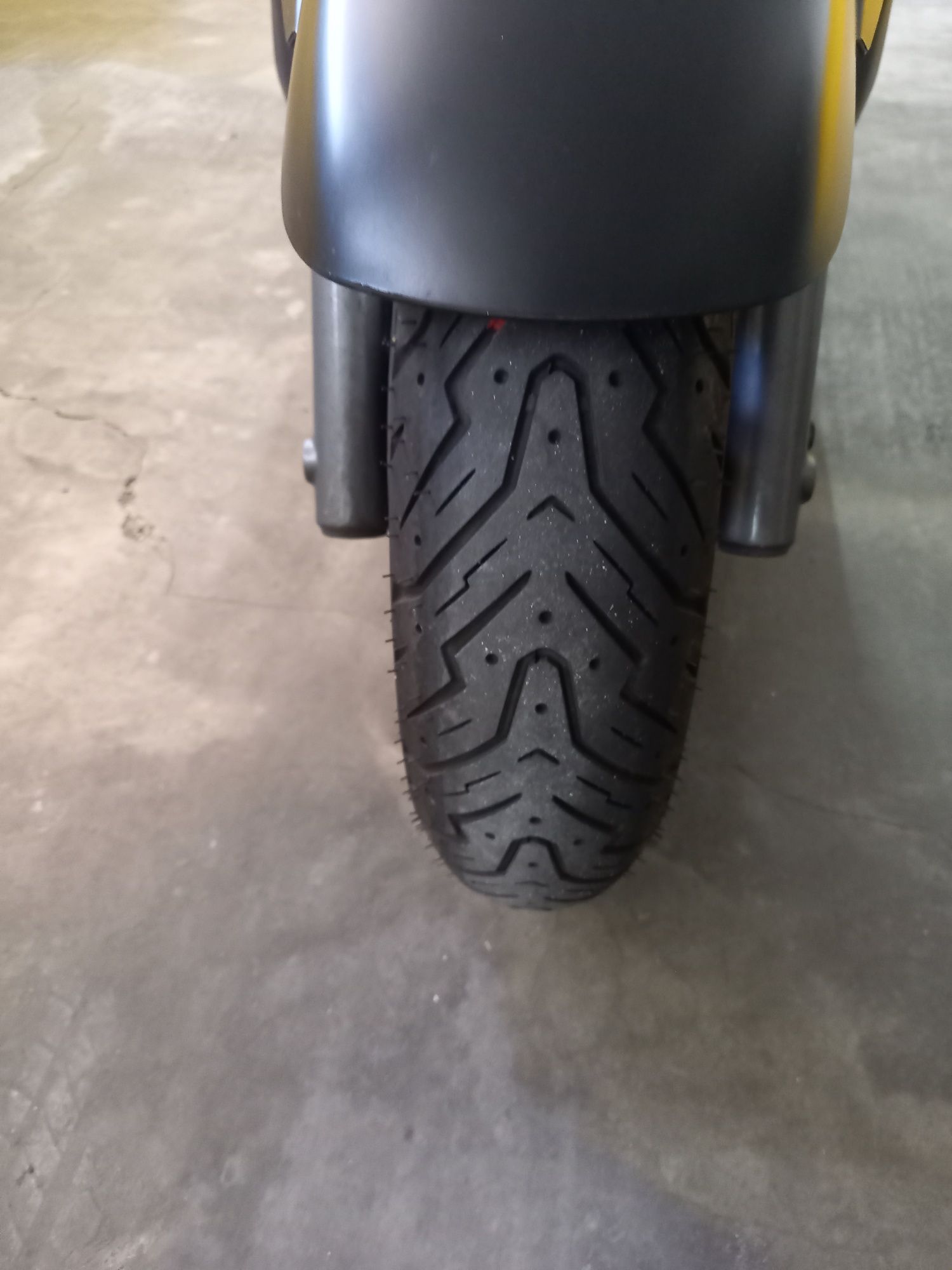 Vendo yamaha xmax 125cc + equipamento