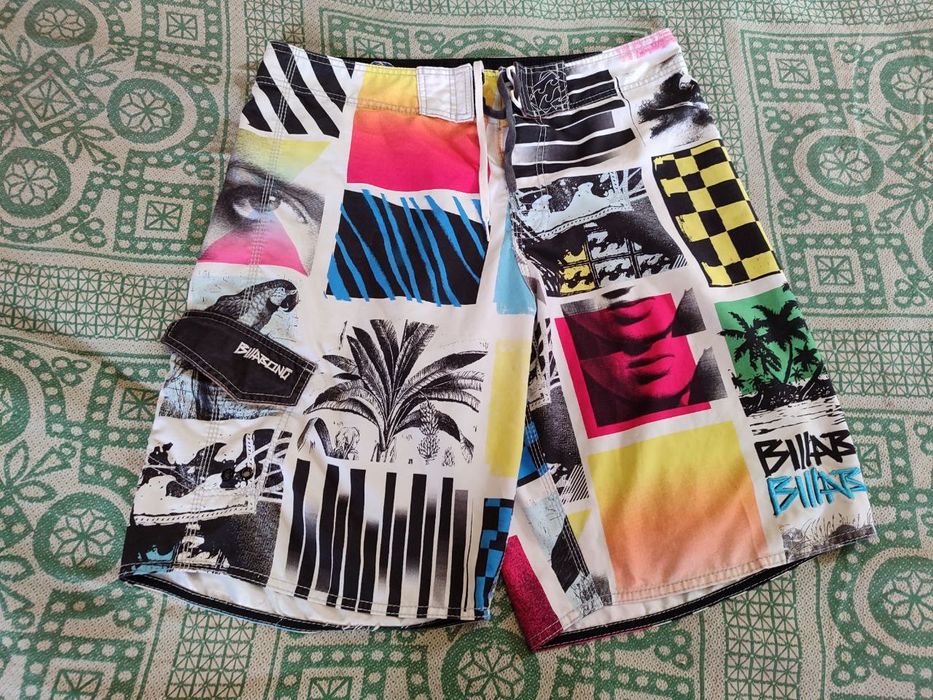 Шорты Billabong.