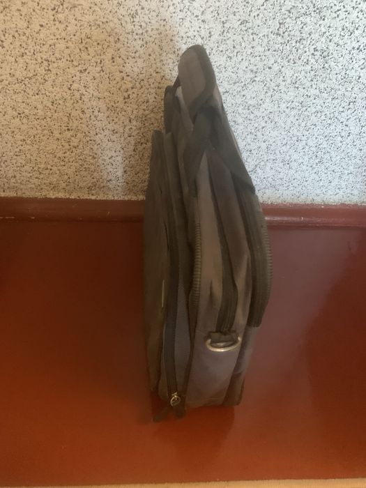 Продам сумку для ноутбука б/у