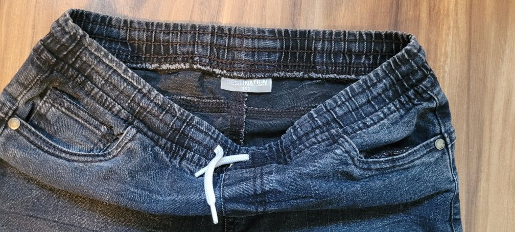 Spodnie dżinsy jeansy strecz chłopięce rozmiar 152