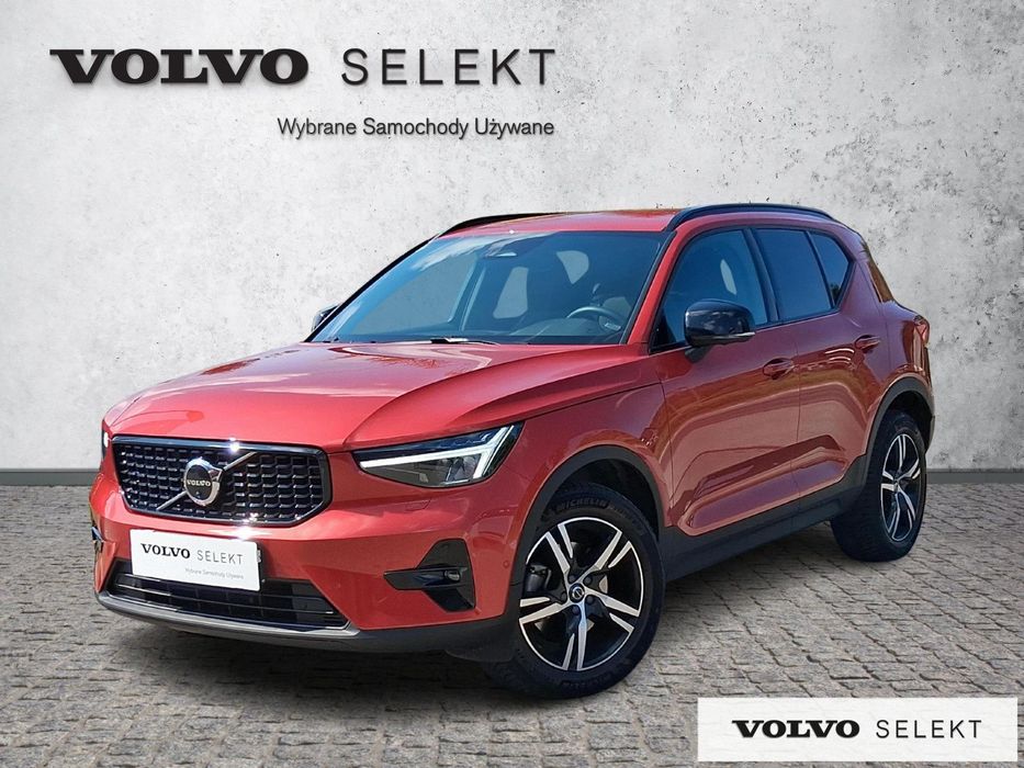 Volvo XC 40 B3 2.0 163+14 KM Plus Dark aut.