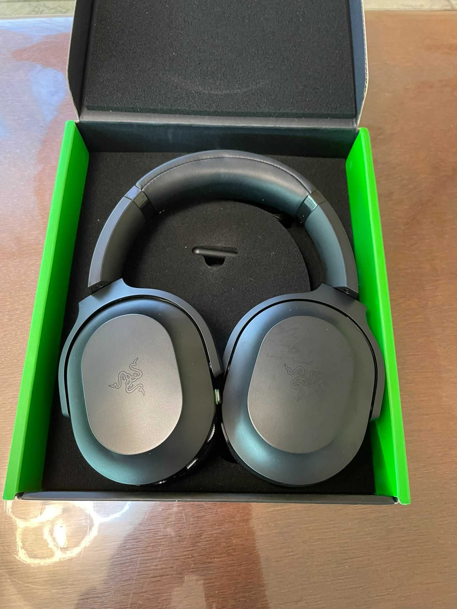 Беспроводная гарнитура Razer Barracuda