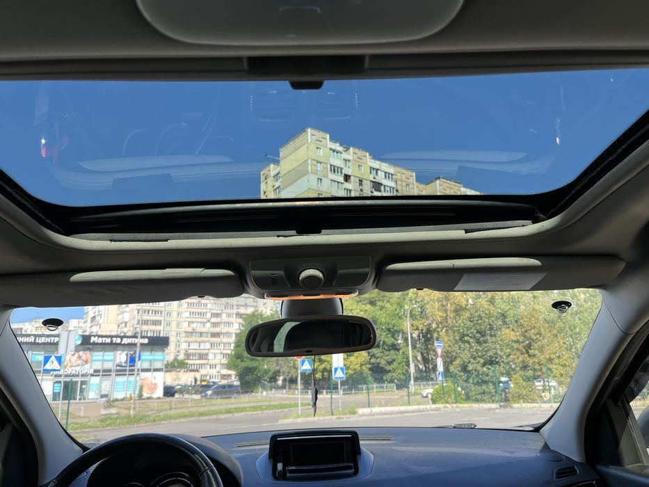 Продам авто в чудовому технічному стіні ,  деталі за телефоном !!