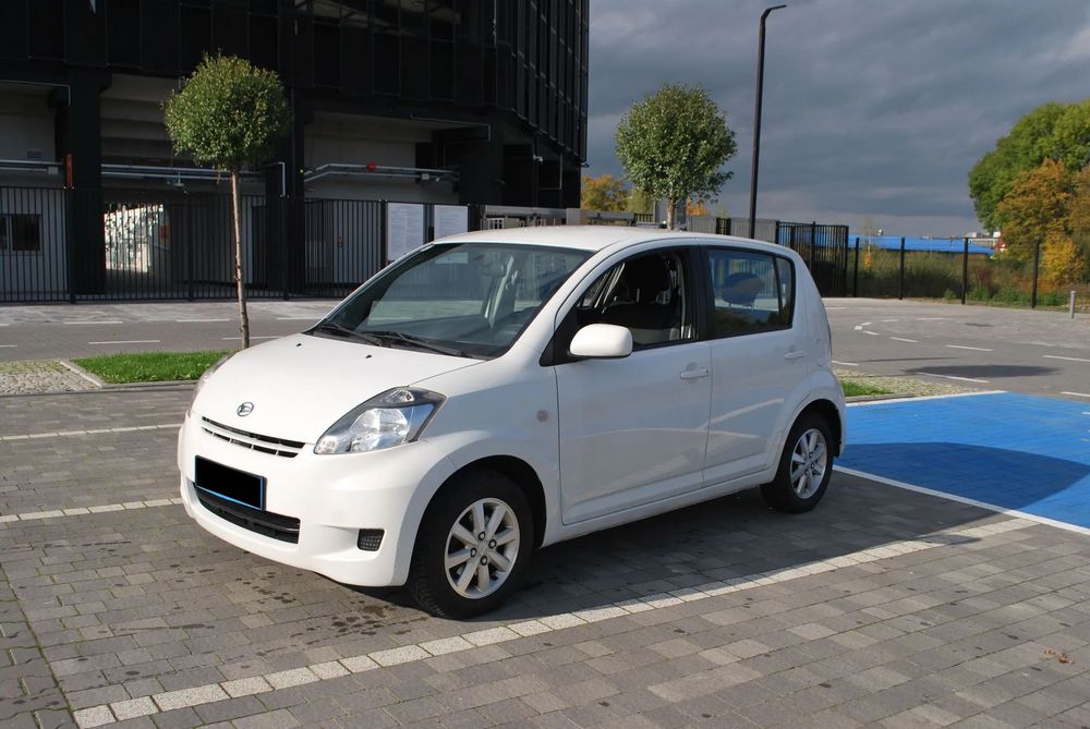 Daihatsu Sirion 1.3 Benzyna 4x4 klima Elektryczne szyby i lusterka