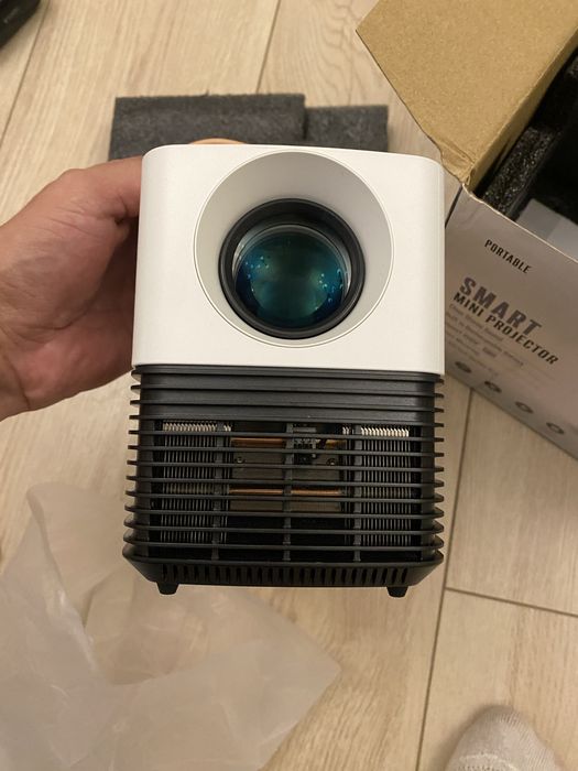 Проектор EMCORE  DL-WL7 Android WiFi, мультимедійний для будинку