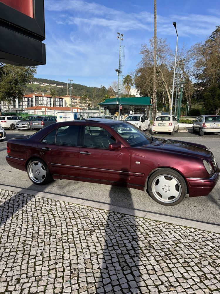 Mercedes Benz E320 I6 (caixa manual 6v)