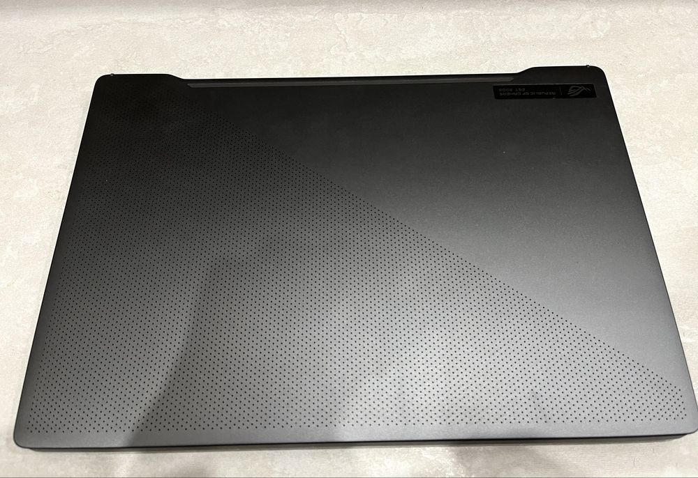 Asus ROG Zyphyrus G14, R7, 16GB, 512 SSD, GTX1660Ti 6GB