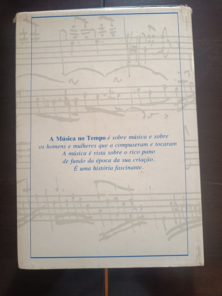 Livro A Música no Tempo - James Galway