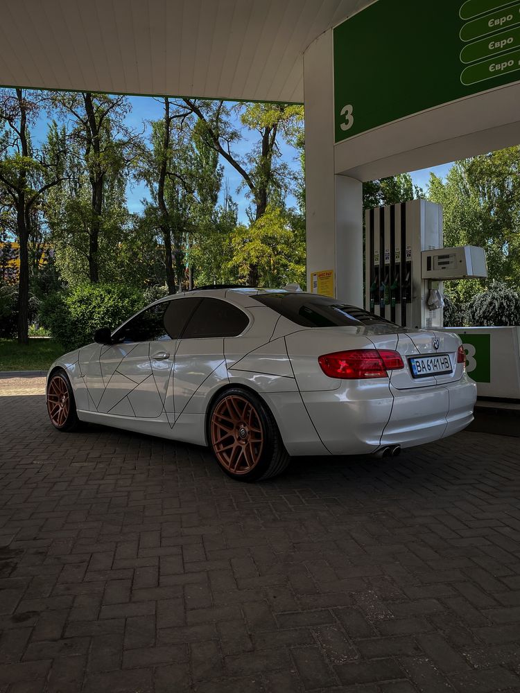 Bmw 3 e92  3.0 2010 газ/ бенз