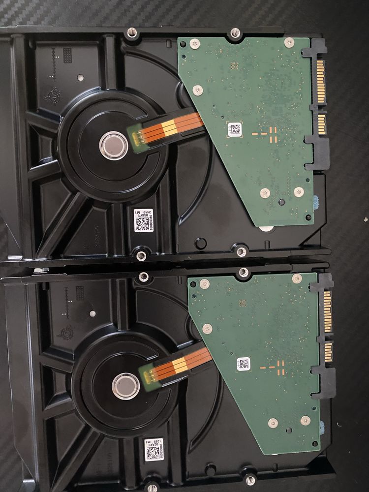 Sprzedam 2 dyski HDD 4TB