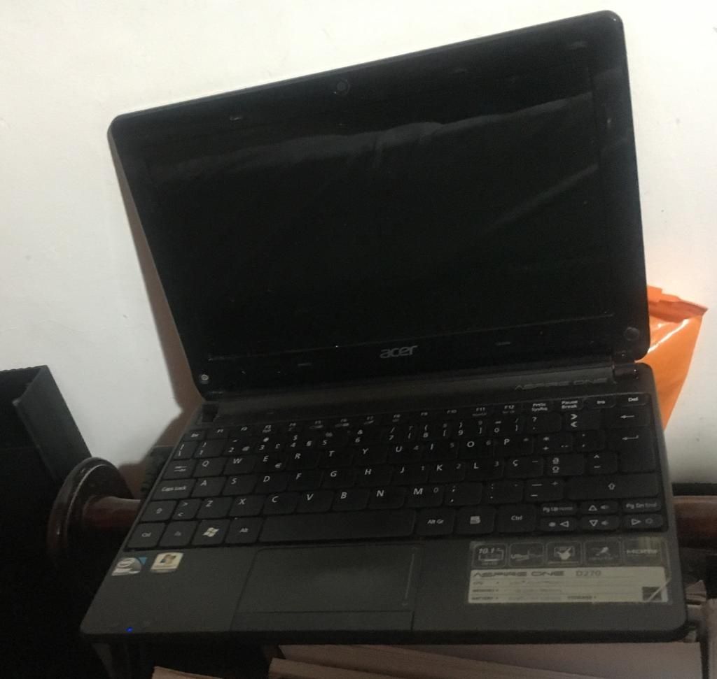 2 x notebook Acer Asphire one D270 ,bom estado geral , vendo ou troco