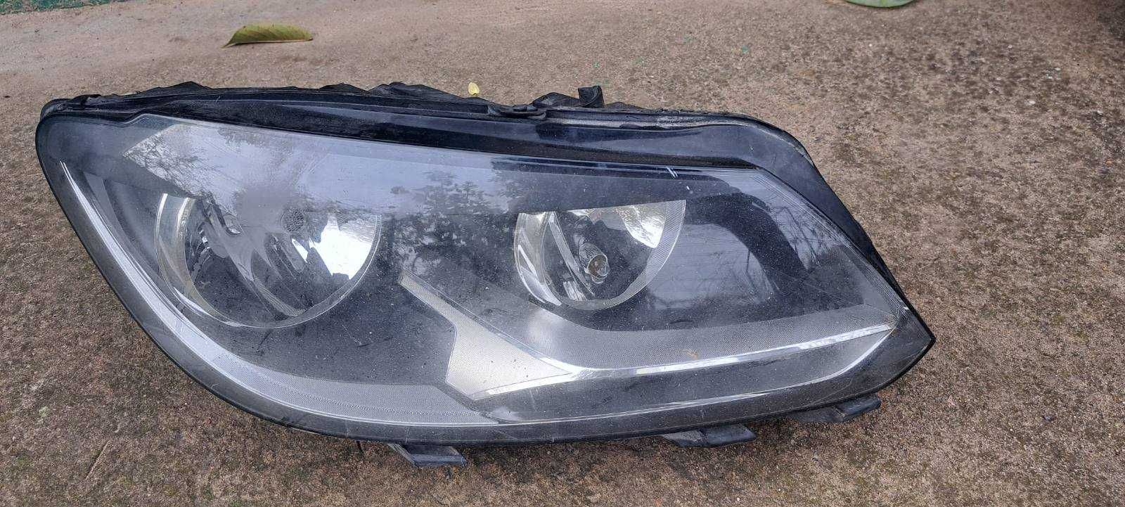 Фара правая Volkswagen touran caddy 2010-2015 сломано одно крепление