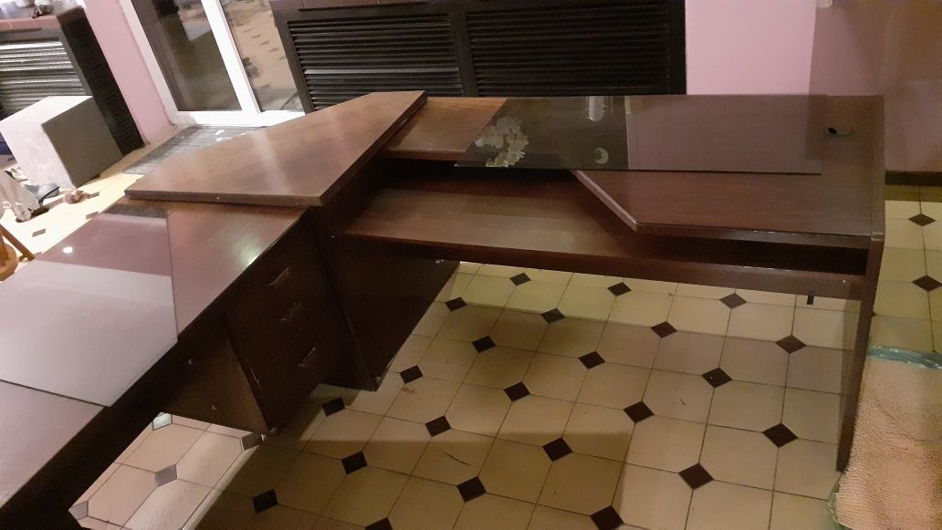 Duże biurko , ciężkie, solidne