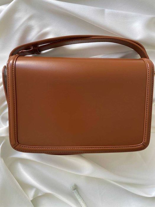 Yves Saint Laurent, Оригинал