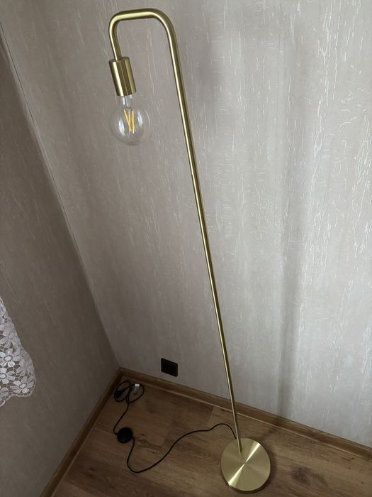 Lampa stojaca zlota pokojowa