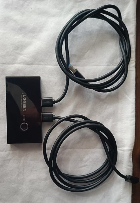 Ugreen switch USB, 2 kable USB w zestawie
