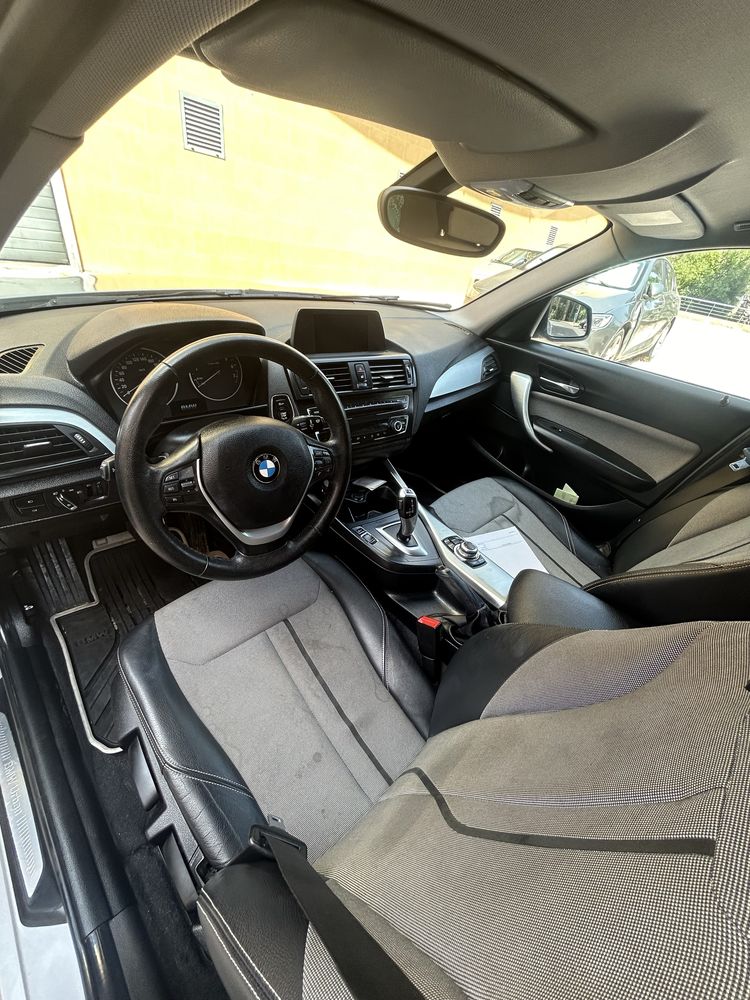 Vende-se BMW 118i - Automático