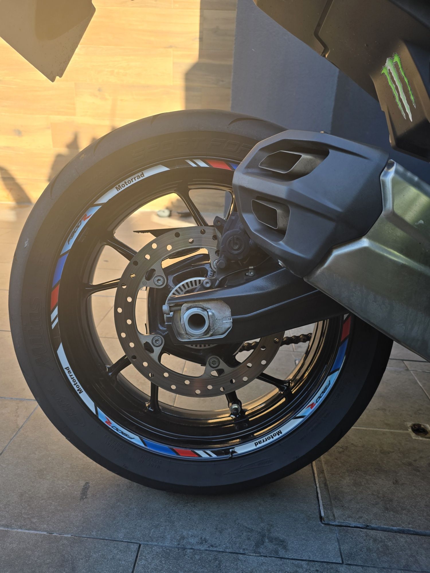 BMW F 900 R 2024