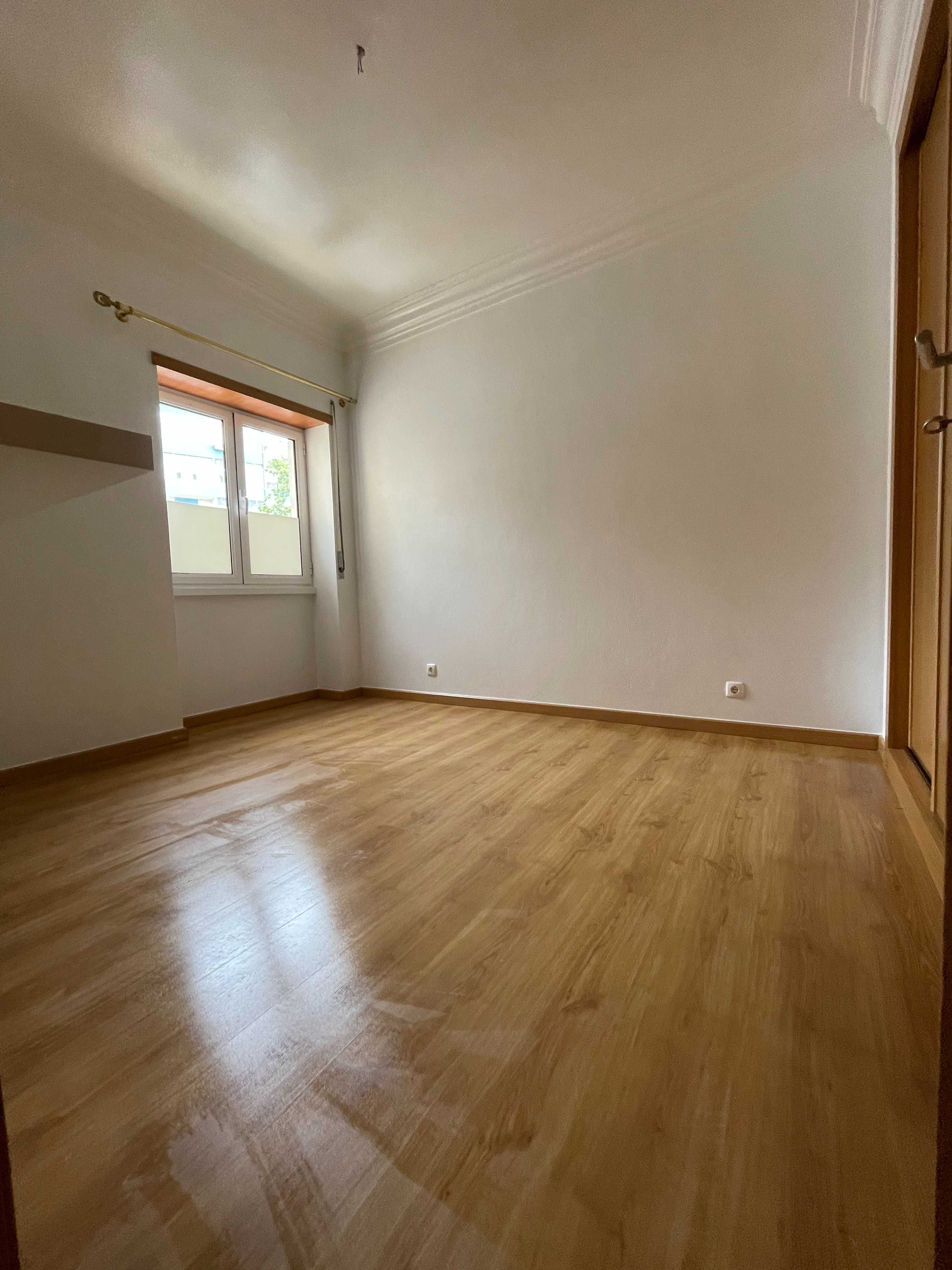ARRENDO T1 no Centro a Amadora - Entrada a 1 de Outubro 2025