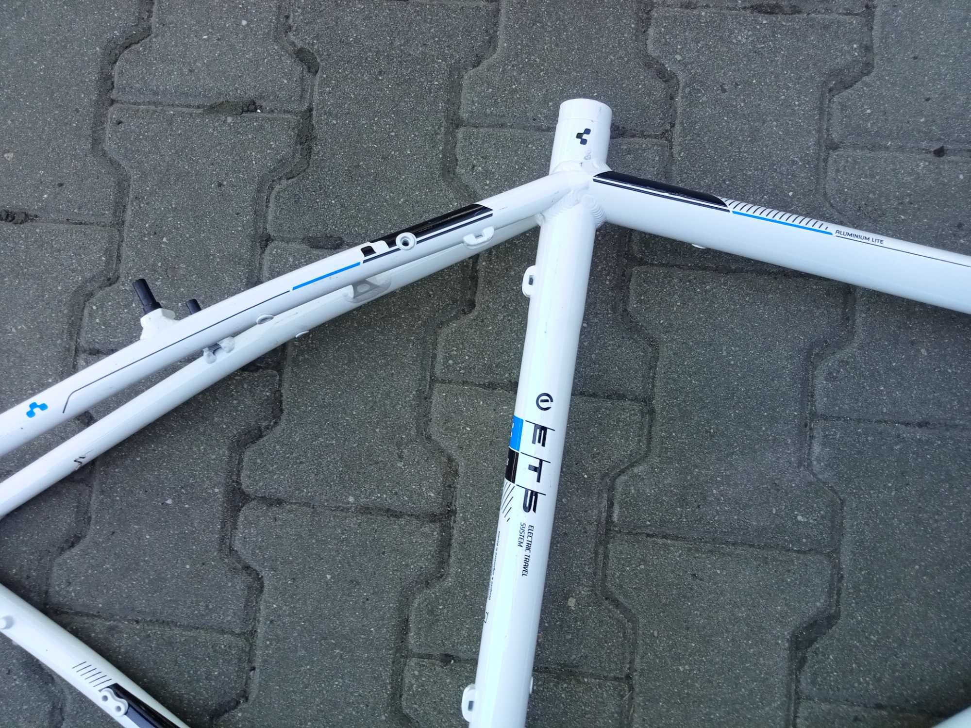 rama roweru elektrycznego cube trekingowa pod bosch classic