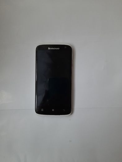 продается  смартфон  Lenovo S820