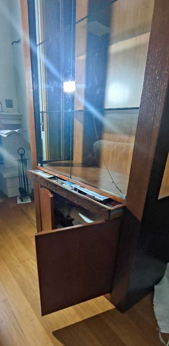 CRISTALEIRA madeira maciça Wengue como nova