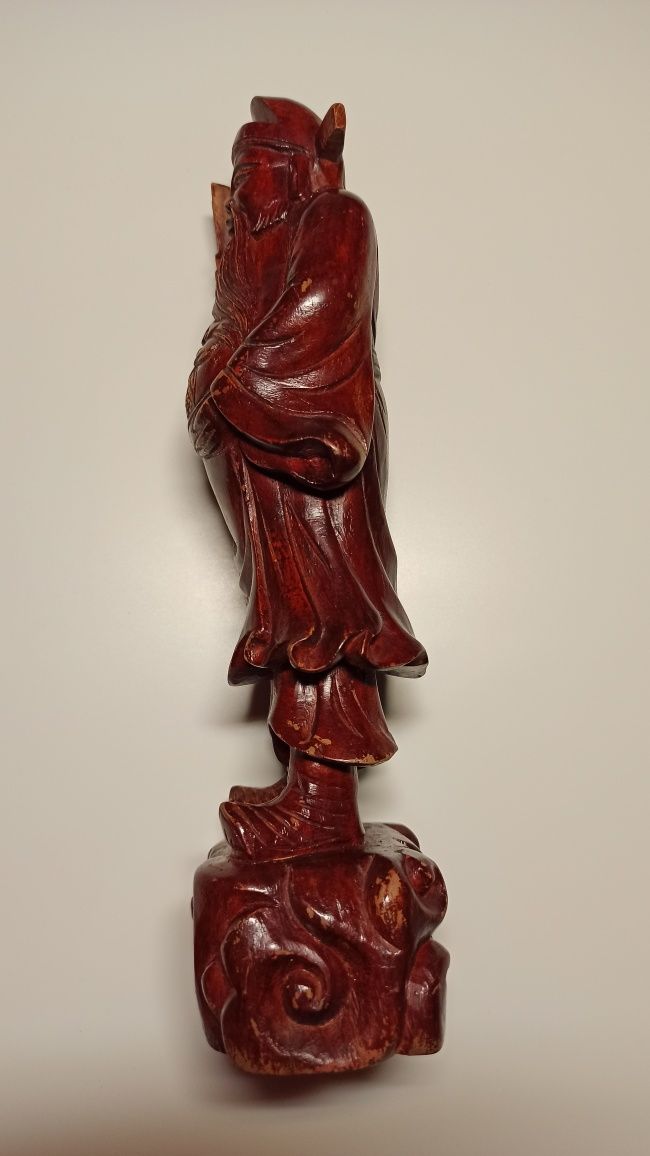 Figurka z czerwonego drewna 28 cm