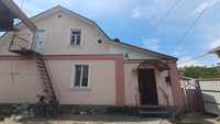 Продам пів будинку на пр Київському