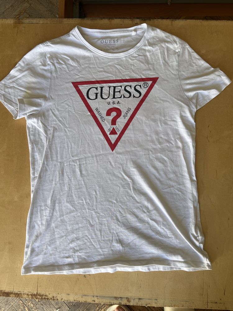 Футболка Guess