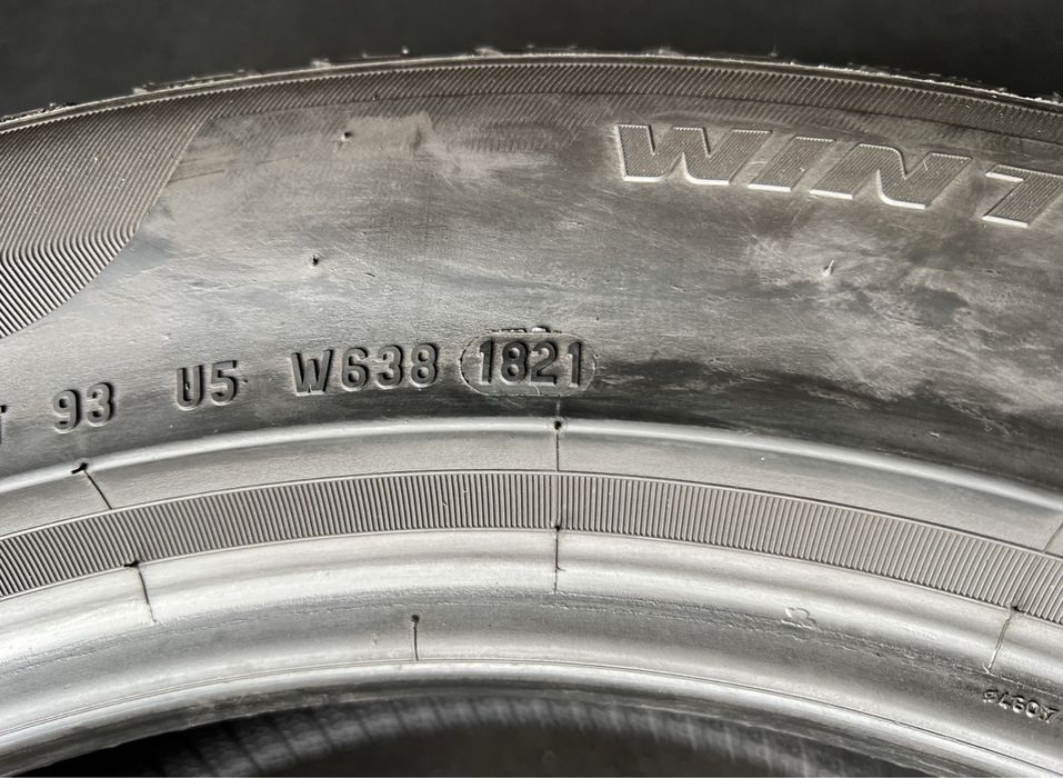 PIRELLI 225 55 r18 Winter Sottozero 3 2021 85% протектору ЗИМА 2 штуки