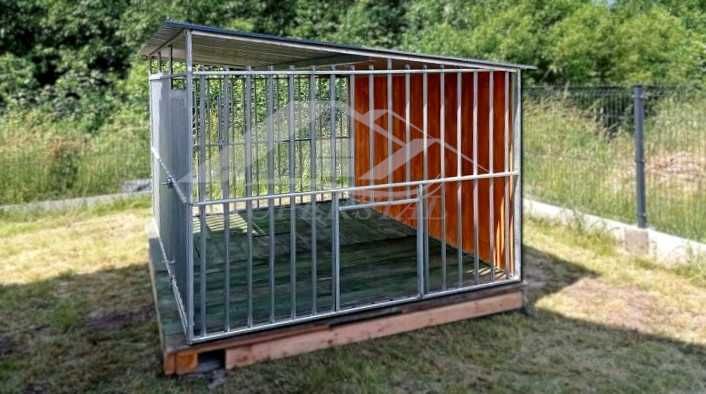 Kojec 4x3 z profili ocynkowanych z otworem na budę, boks, wybieg