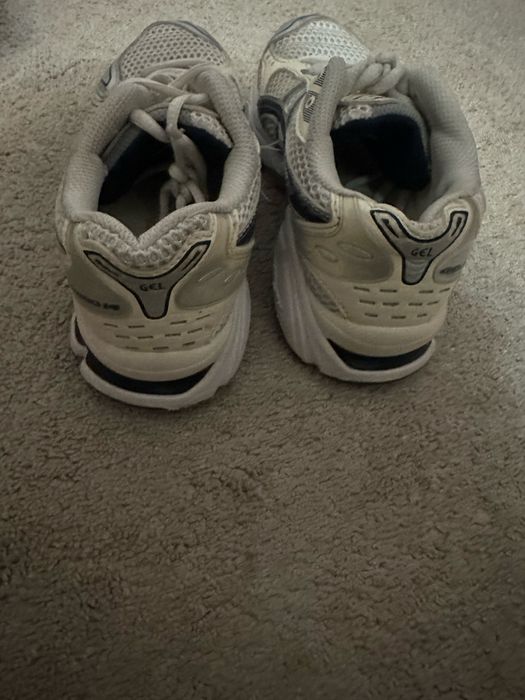 Продам  кросівки asics 36