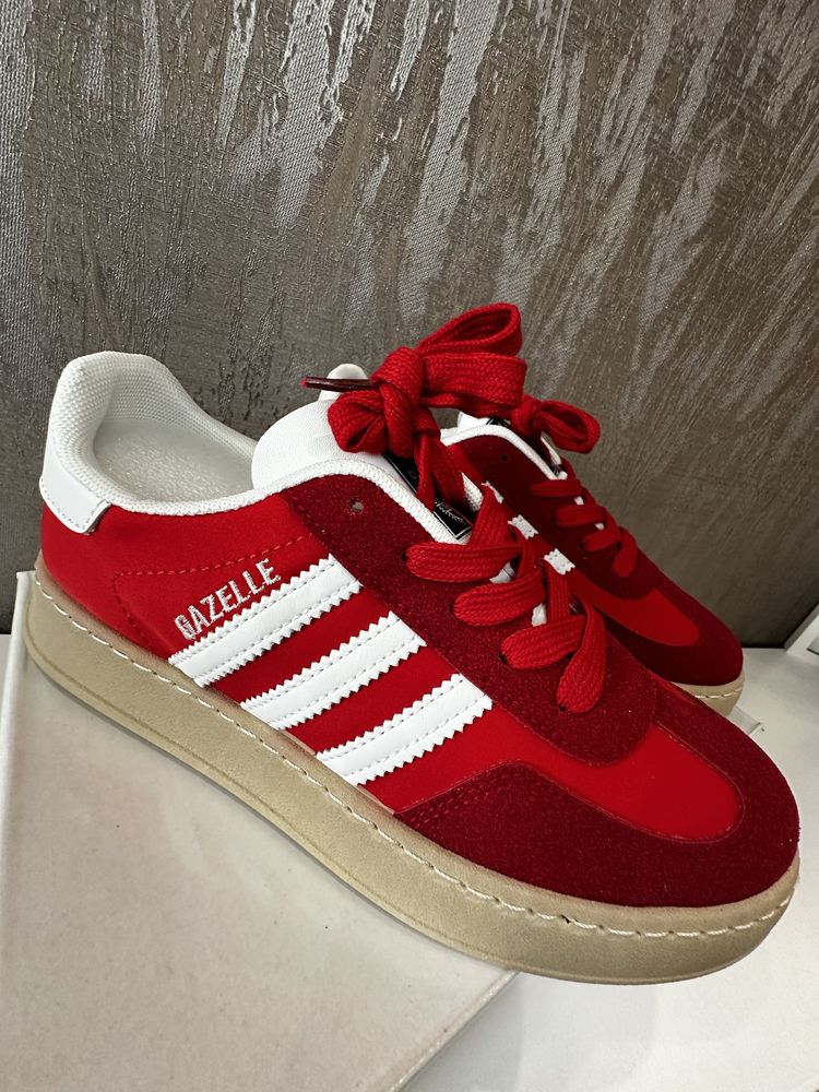 Стильні червоні кросівки в стилі adidas gazelle