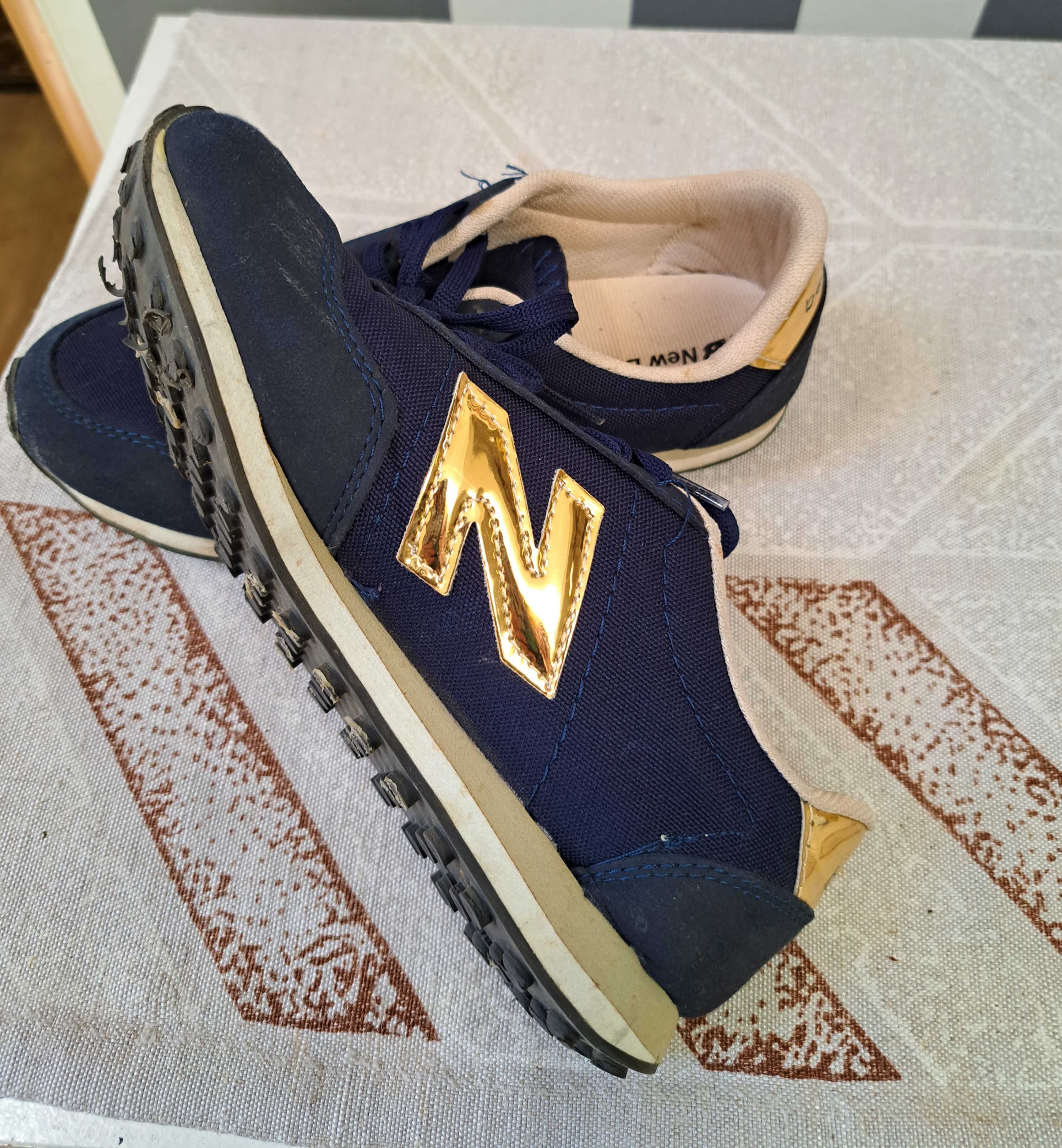 Granatowe buty New balance rozmiar 36