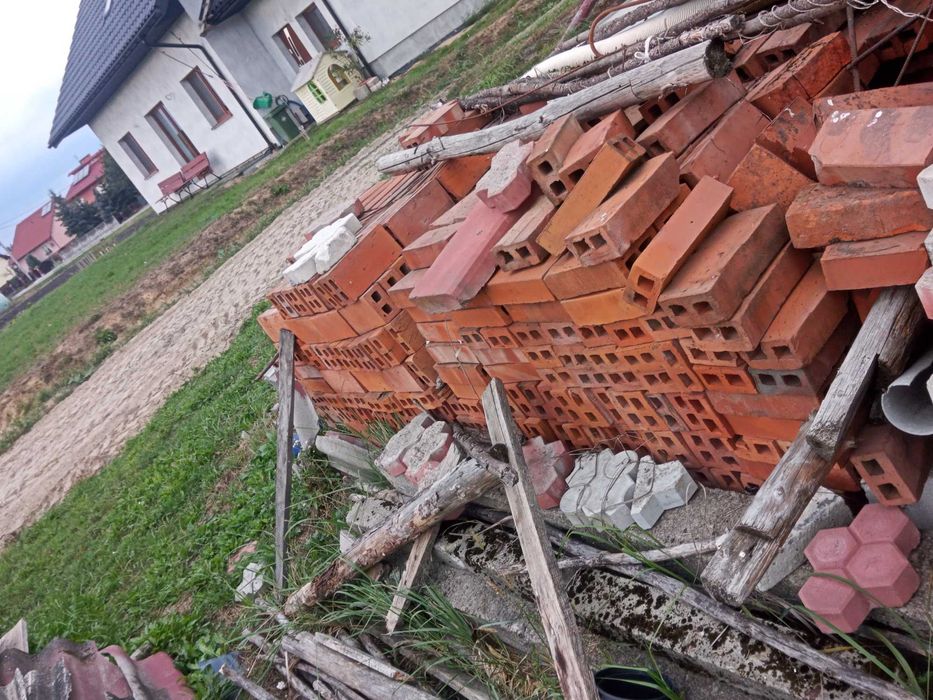 Cegła dziurawka ok 1000 szt