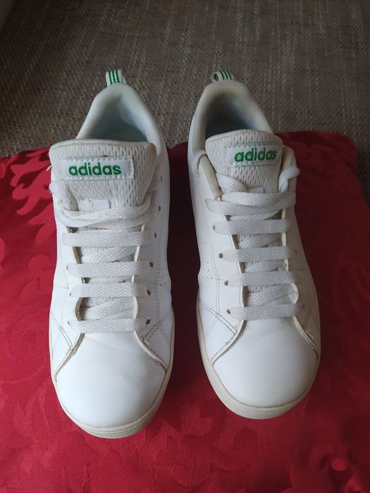 Buty Adidas Neo Comfort, roz 35/5 , białe sznurowane.