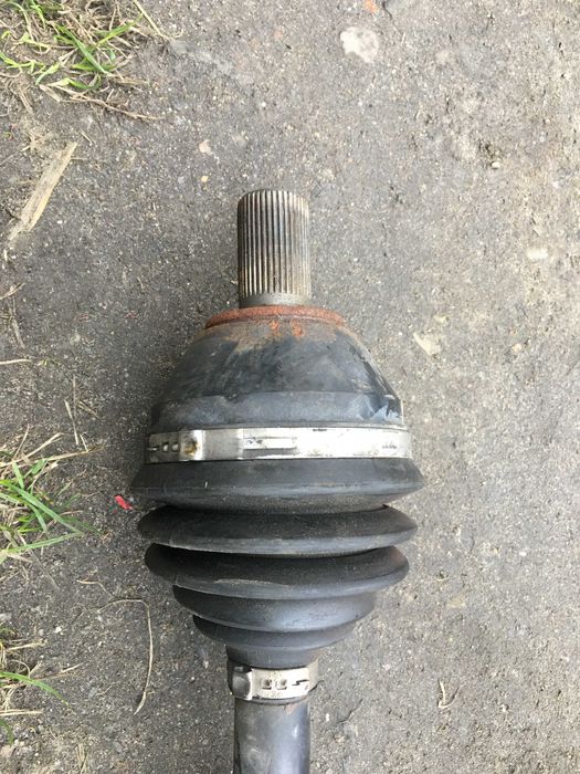 Полуось піввісь привод шрус Volvo XC70 2.4 DIESEL ЛІВА КОРОТКА.