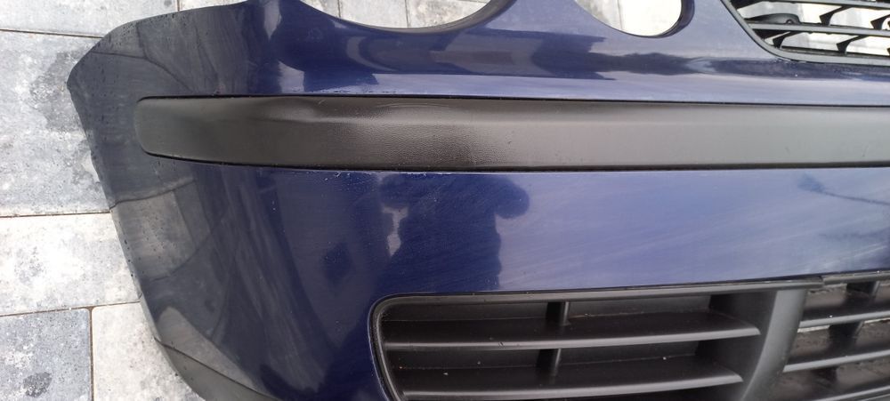 VW polo okular okularnik zderzak przód przedni granatowy lb5n