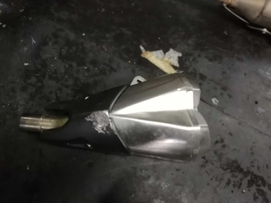 Deposito de gasolina e panela escape ( kawasaki z1000 )