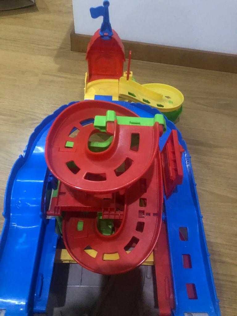 Brinquedo Pista de carros fisher price