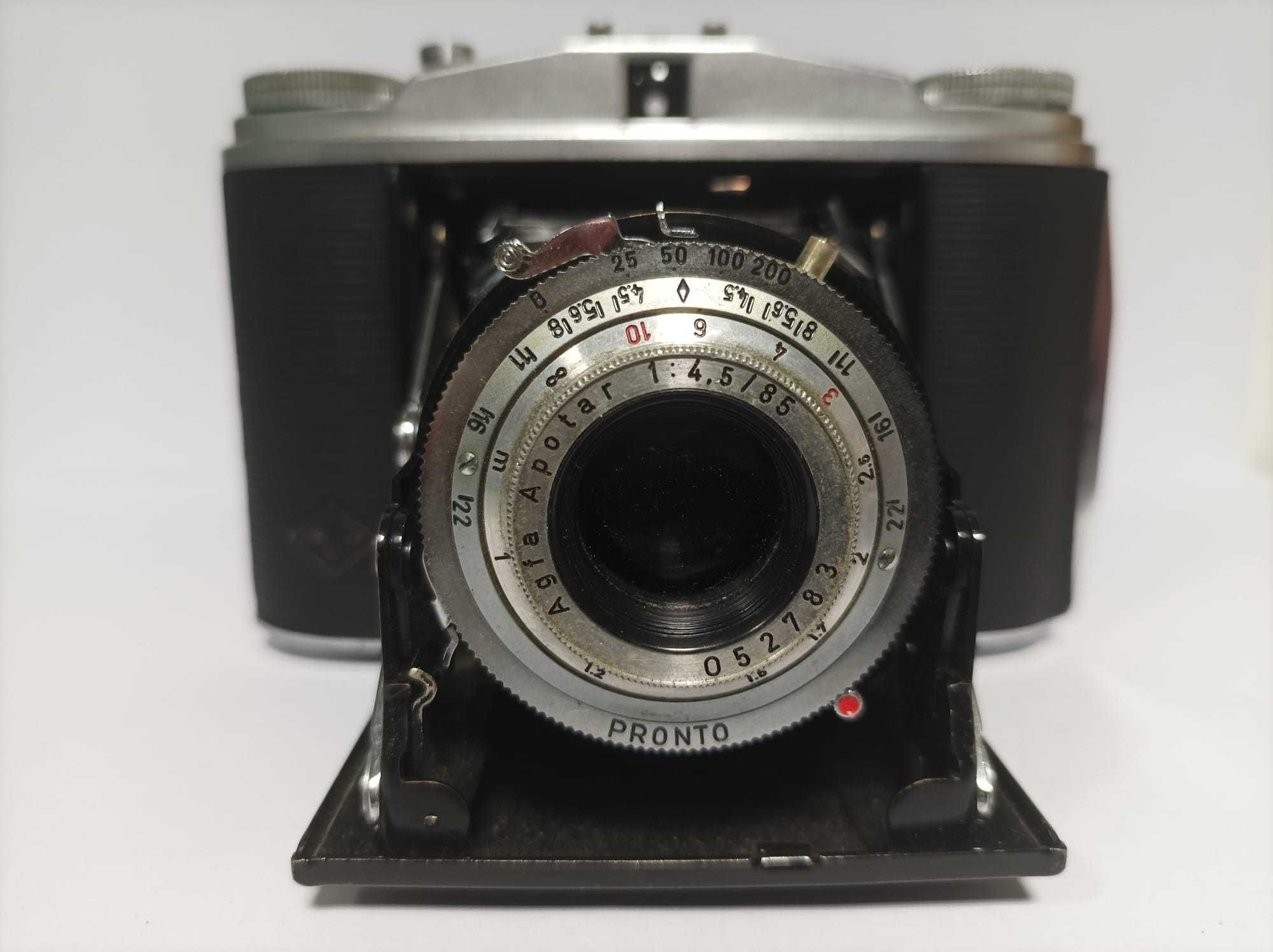 Máquina fotográfica de fole antiga - AGFA Isolette II