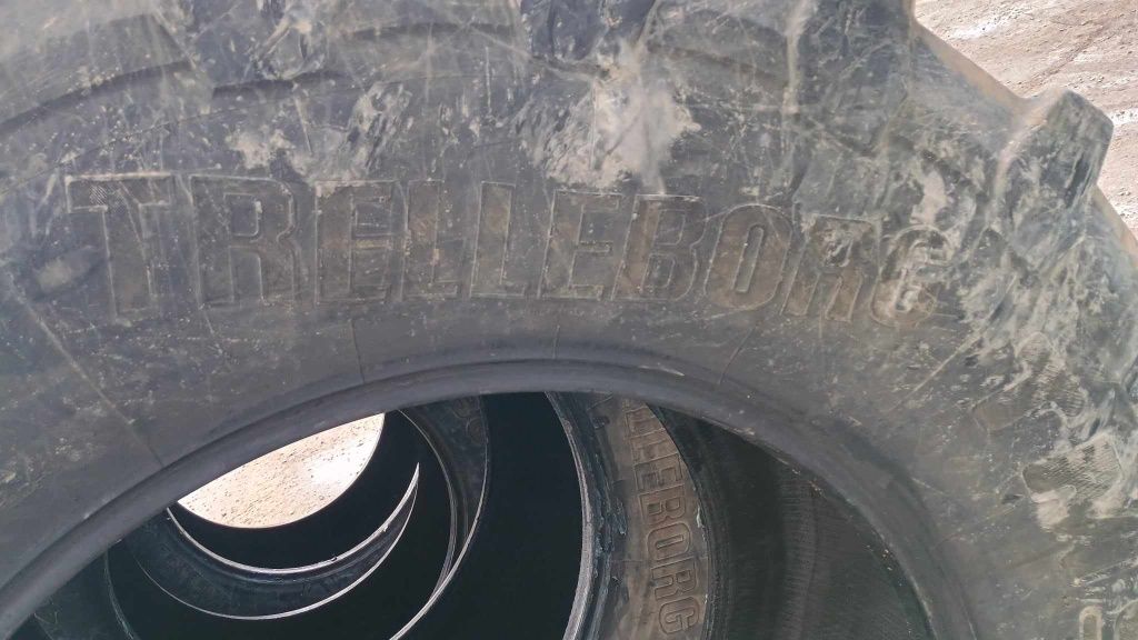 Opony rolnicze Treleborg 710/75R42.600/65.R34 komplet