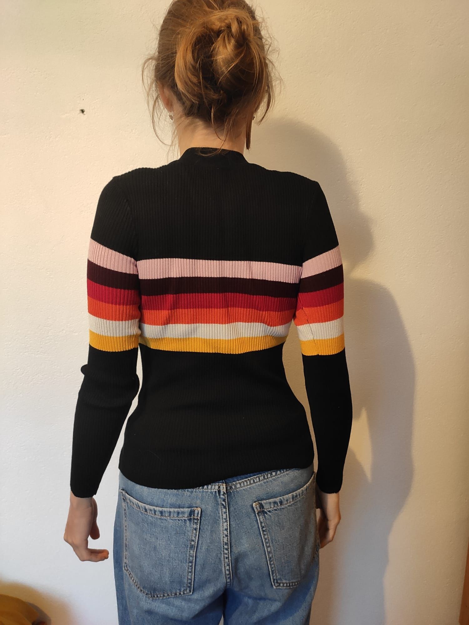 Sweter, sweterek czarny, kolorowy